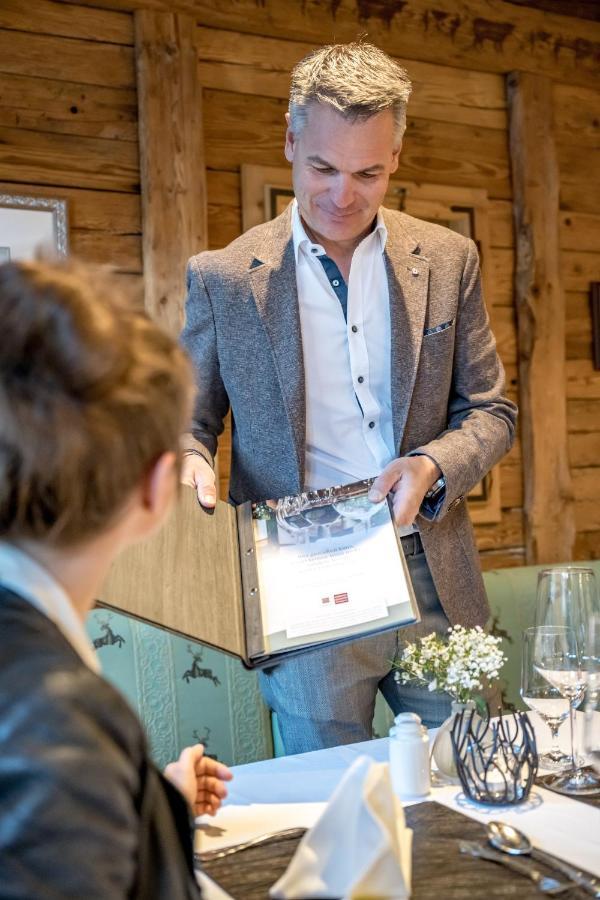Grauer Bar Solden